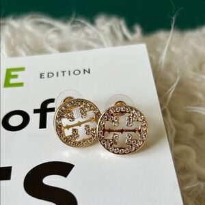 Sparkly gold earrings